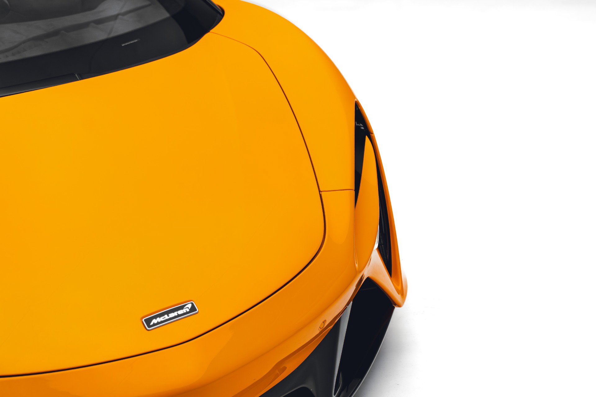 Used 2023 McLaren Artura RWD image 27