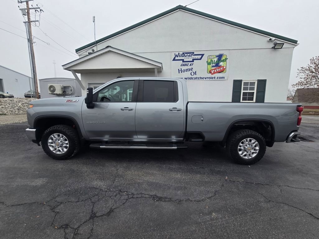 Used 2024 Chevrolet Silverado 2500 LT w/ Convenience Package image 5