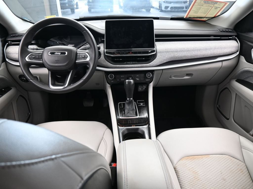 Used 2022 Jeep Compass Latitude w/ Sun and Sound Group image 37