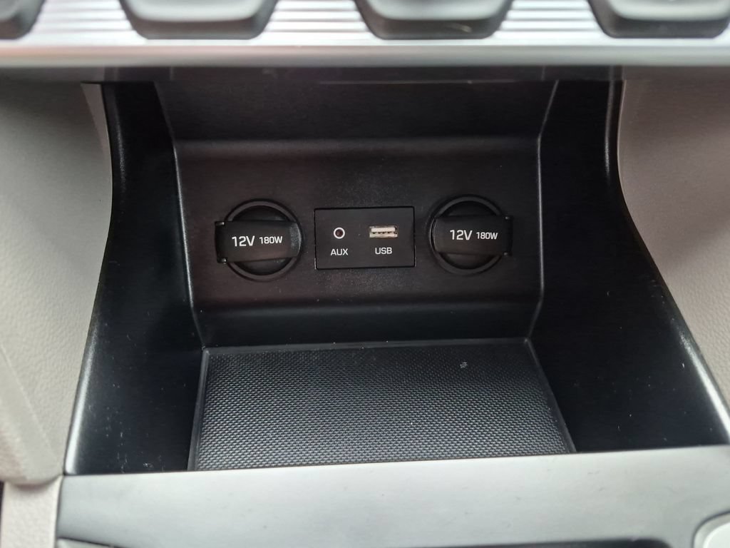 Used 2020 Hyundai Elantra Value Edition FWD image 26