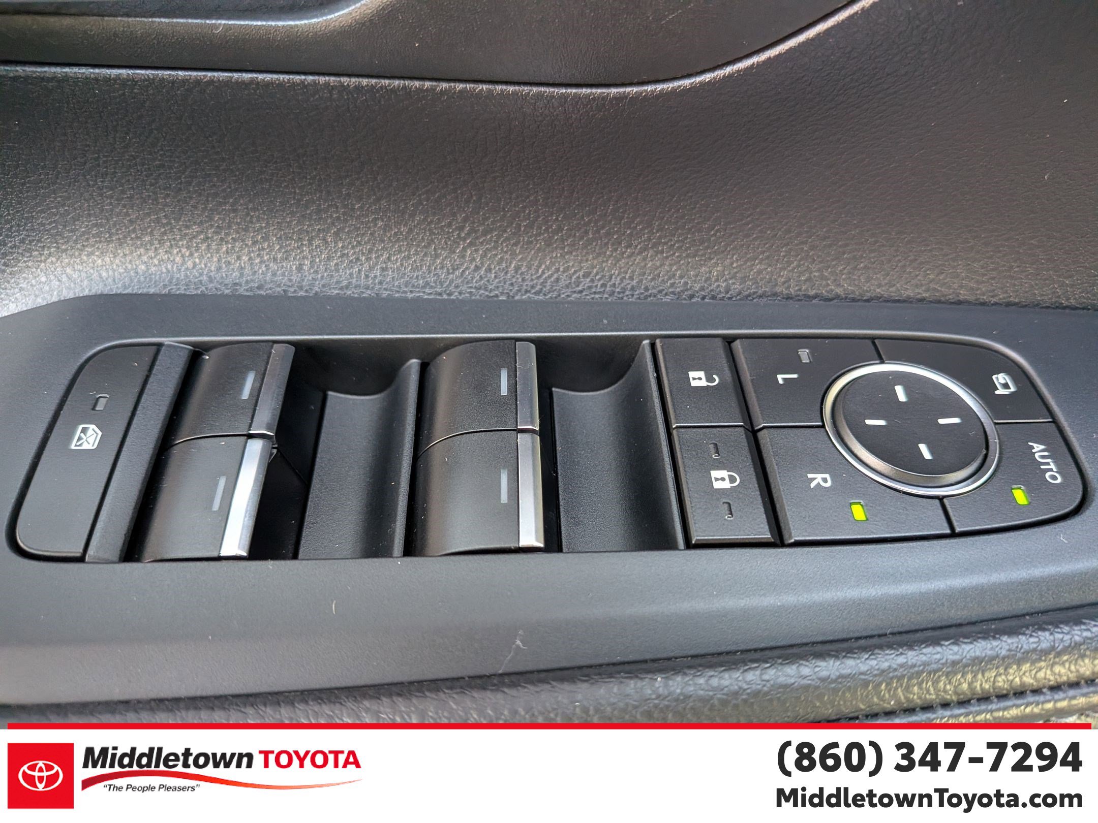 Used 2024 Toyota Grand Highlander Limited image 12