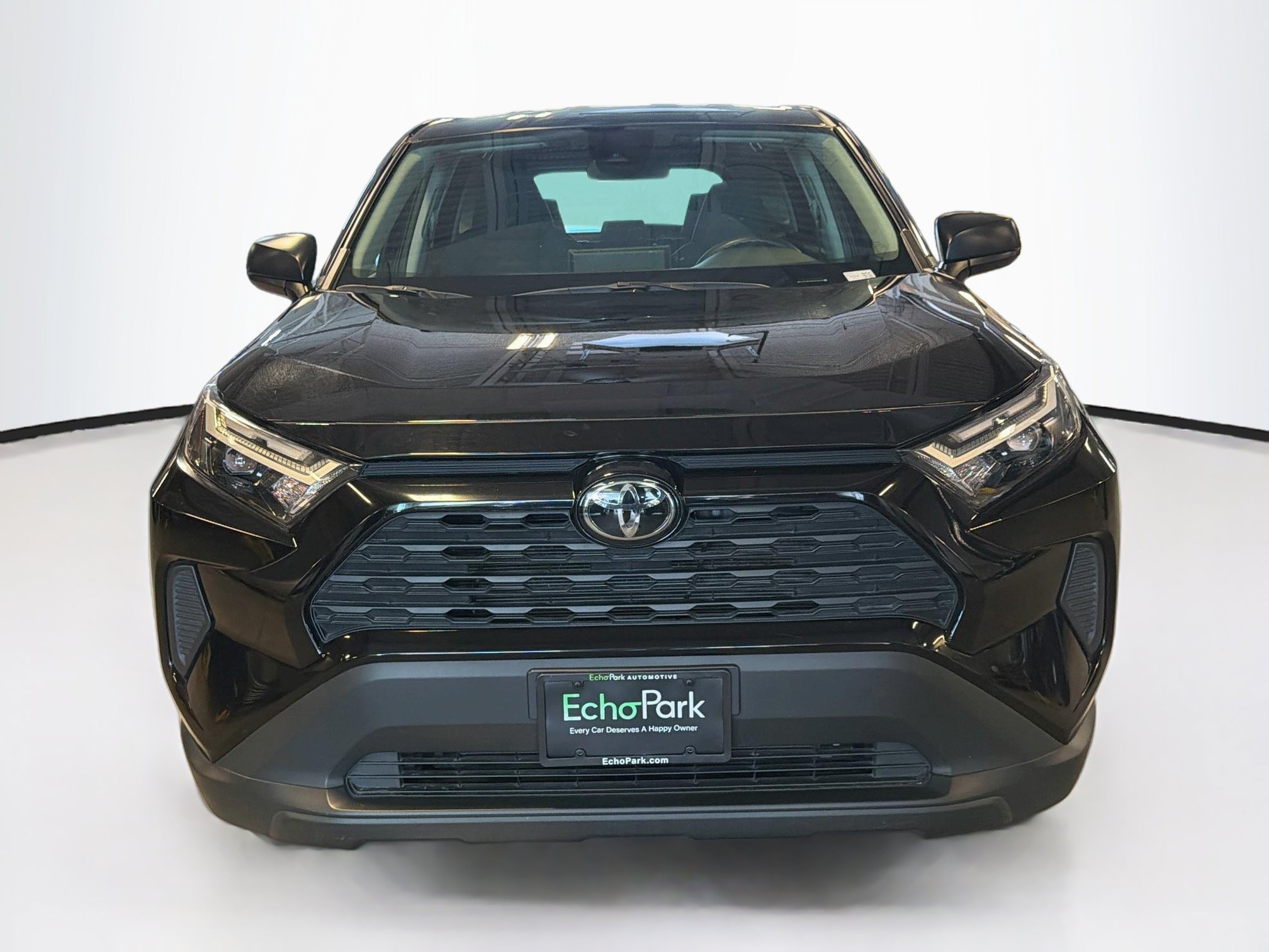 Used 2025 Toyota RAV4 LE AWD/4WD image 2