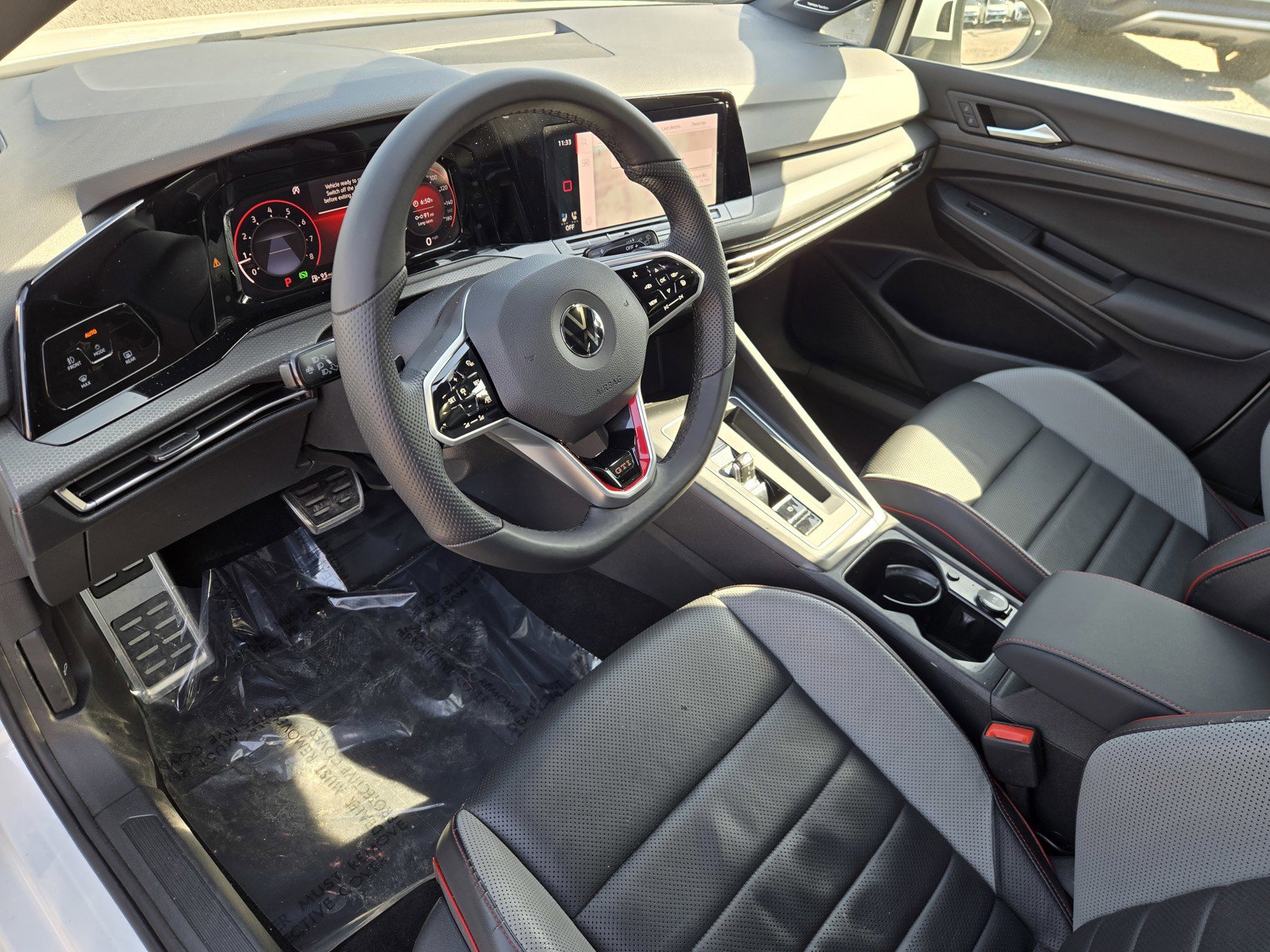 Used 2022 Volkswagen GTI SE w/ SE Leather Package image 10