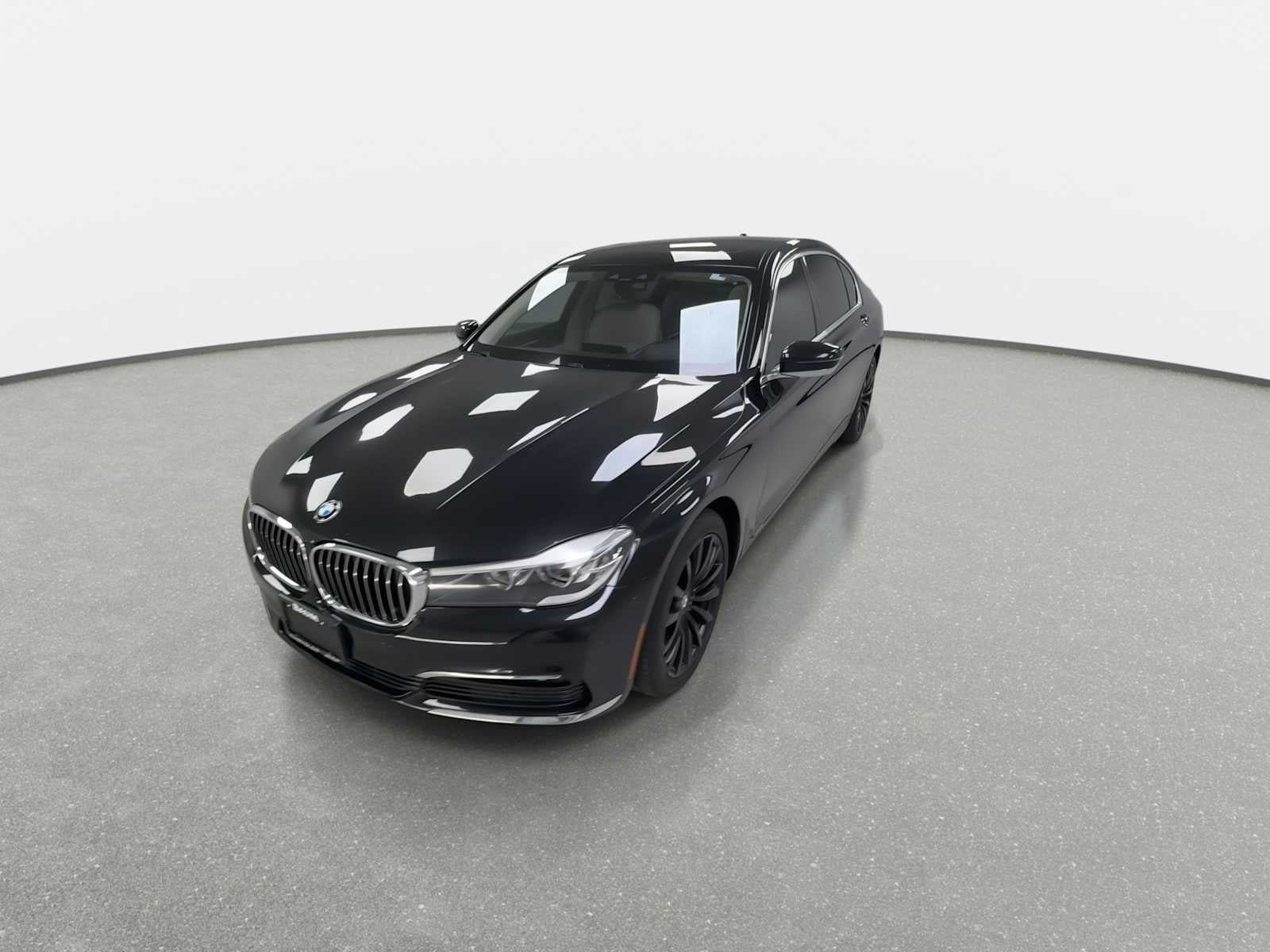 Used 2018 BMW 740i xDrive AWD/4WD image 4