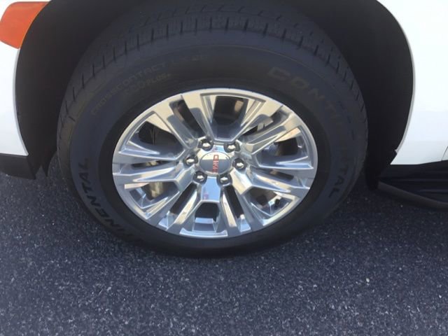 Used 2024 GMC Yukon XL Denali AWD/4WD image 9