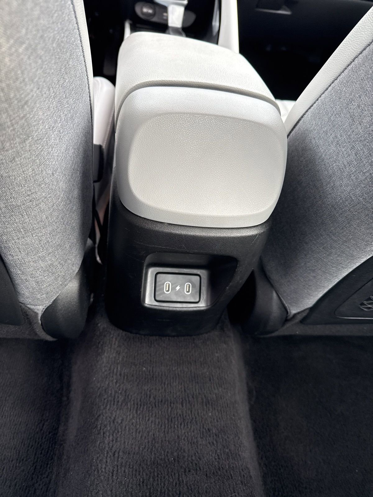 Used 2024 Hyundai Elantra Limited image 21