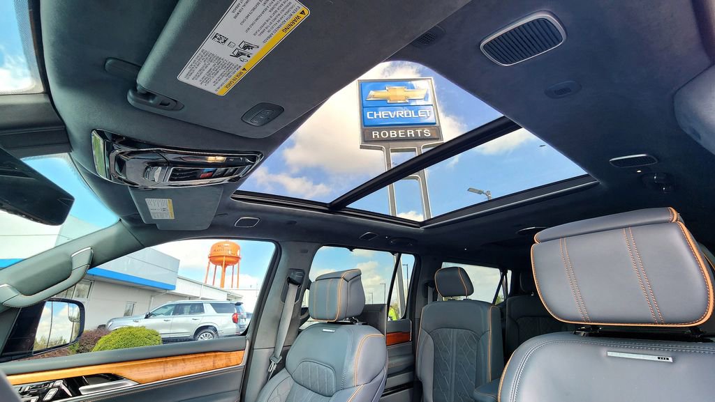 Used 2024 Jeep Grand Wagoneer L Series III w/ Rear Seat Video Group 1 AWD/4WD image 69