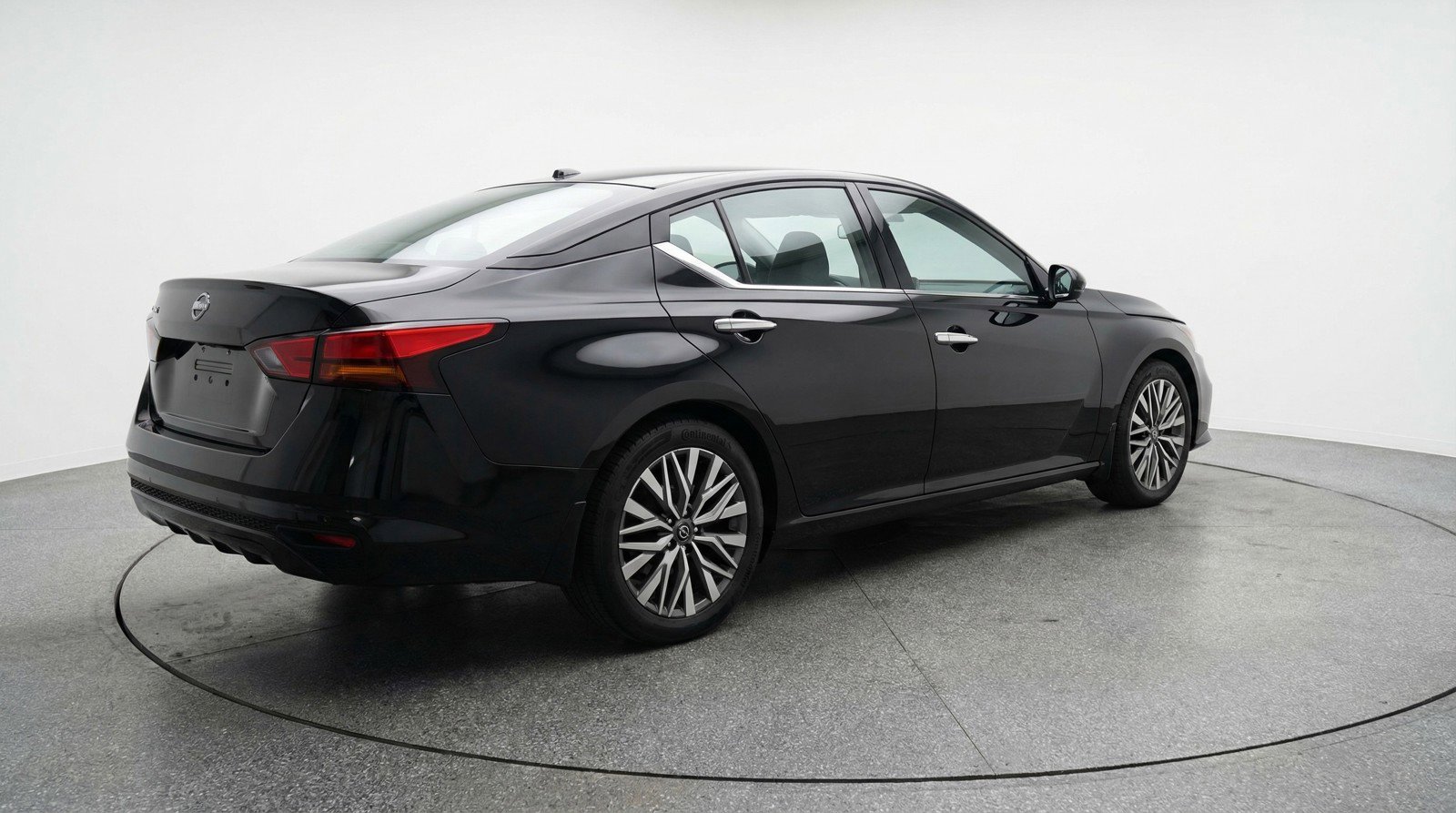 Used 2025 Nissan Altima 2.5 SV image 9