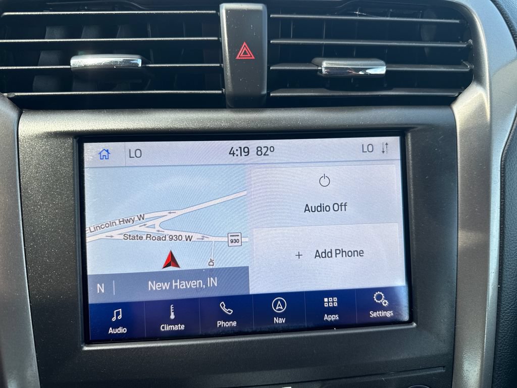 Used 2020 Ford Fusion SE FWD image 15
