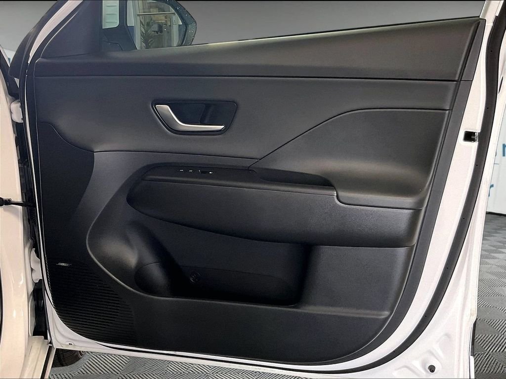 Used 2024 Hyundai Kona Limited FWD image 12