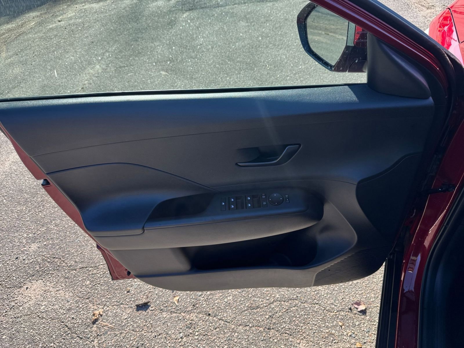 Used 2025 Hyundai Kona SEL image 18