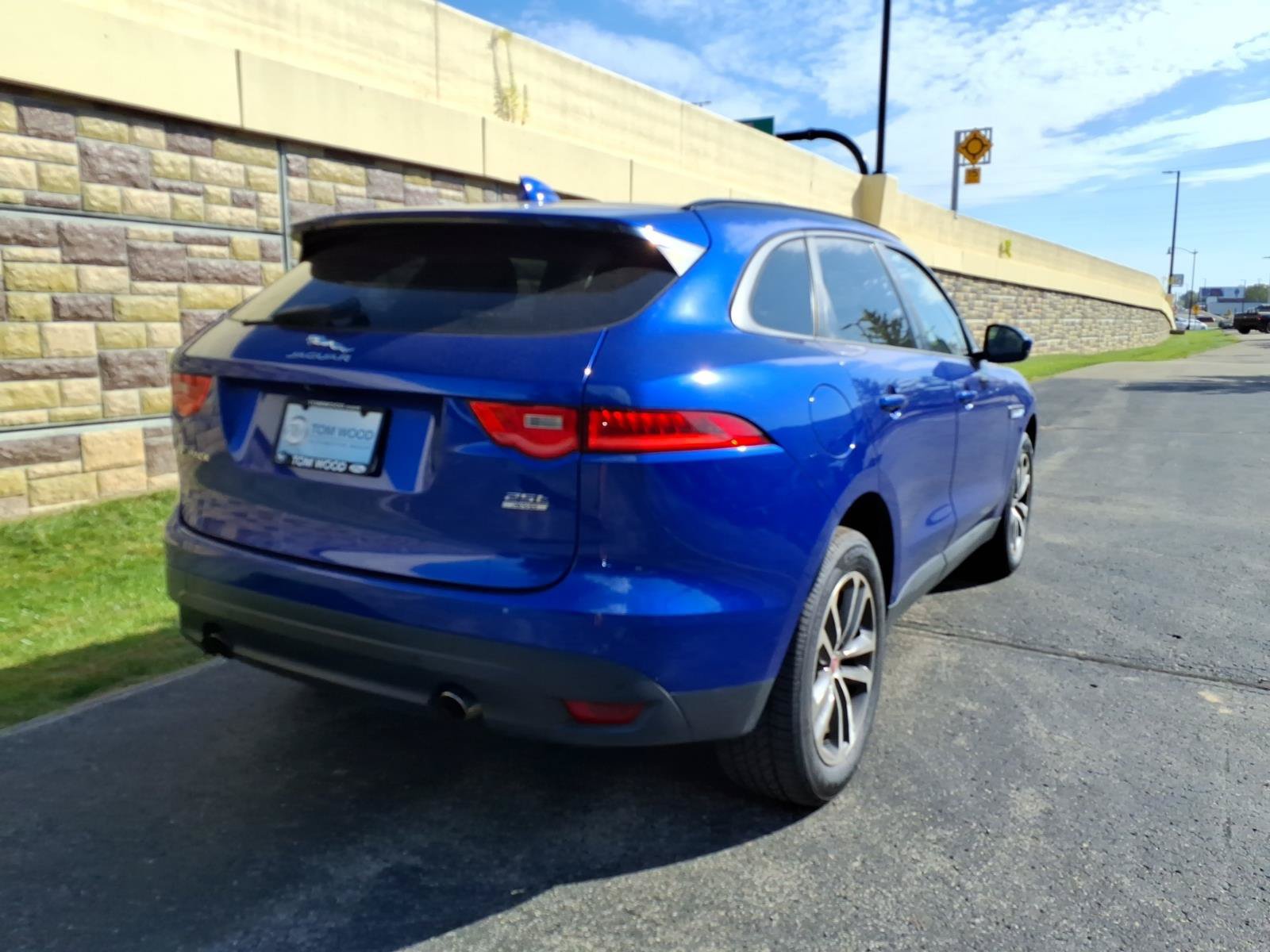 Used 2018 Jaguar F-PACE Premium AWD/4WD image 9