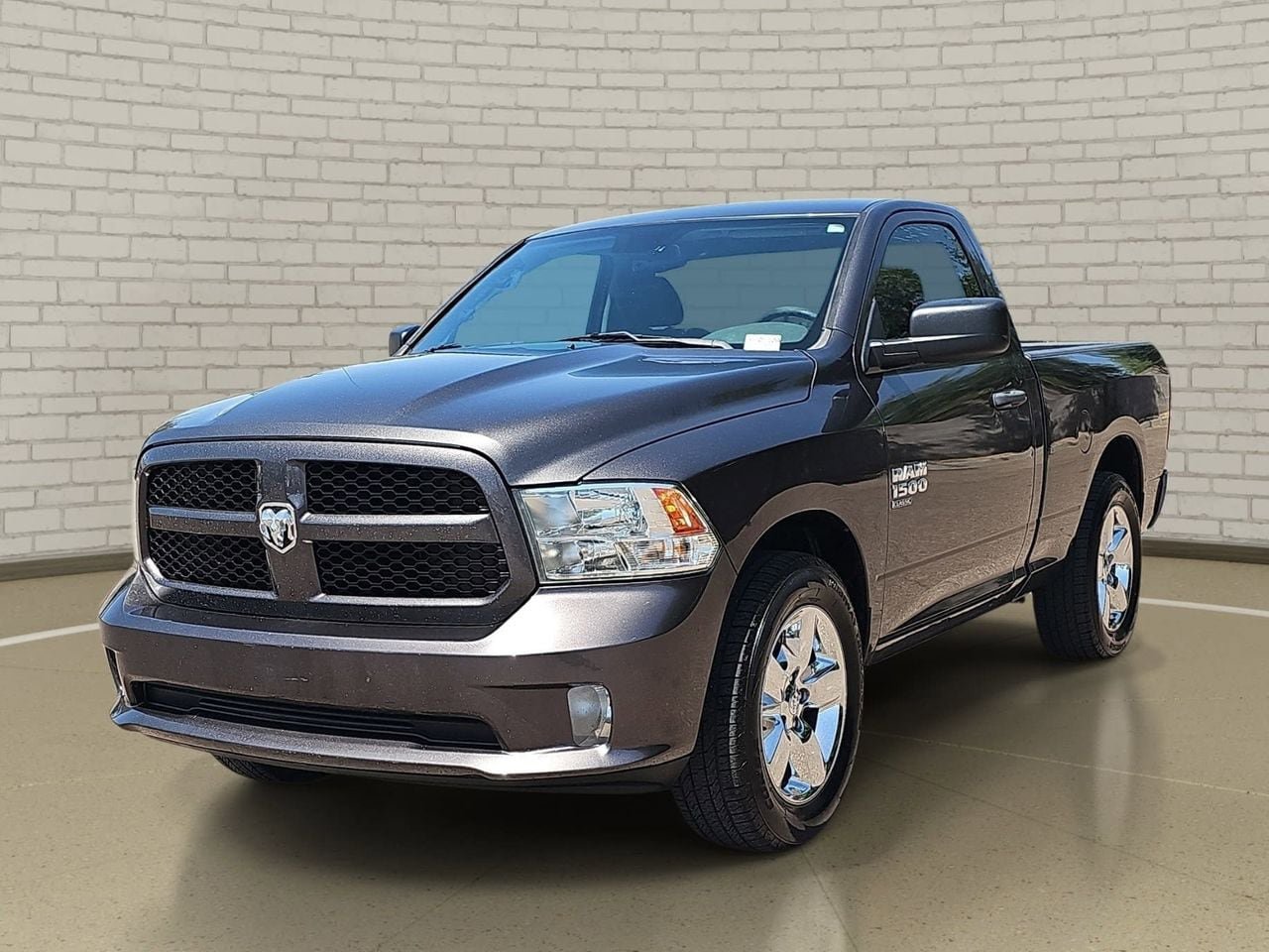 Used 2019 RAM 1500 Express RWD image 1