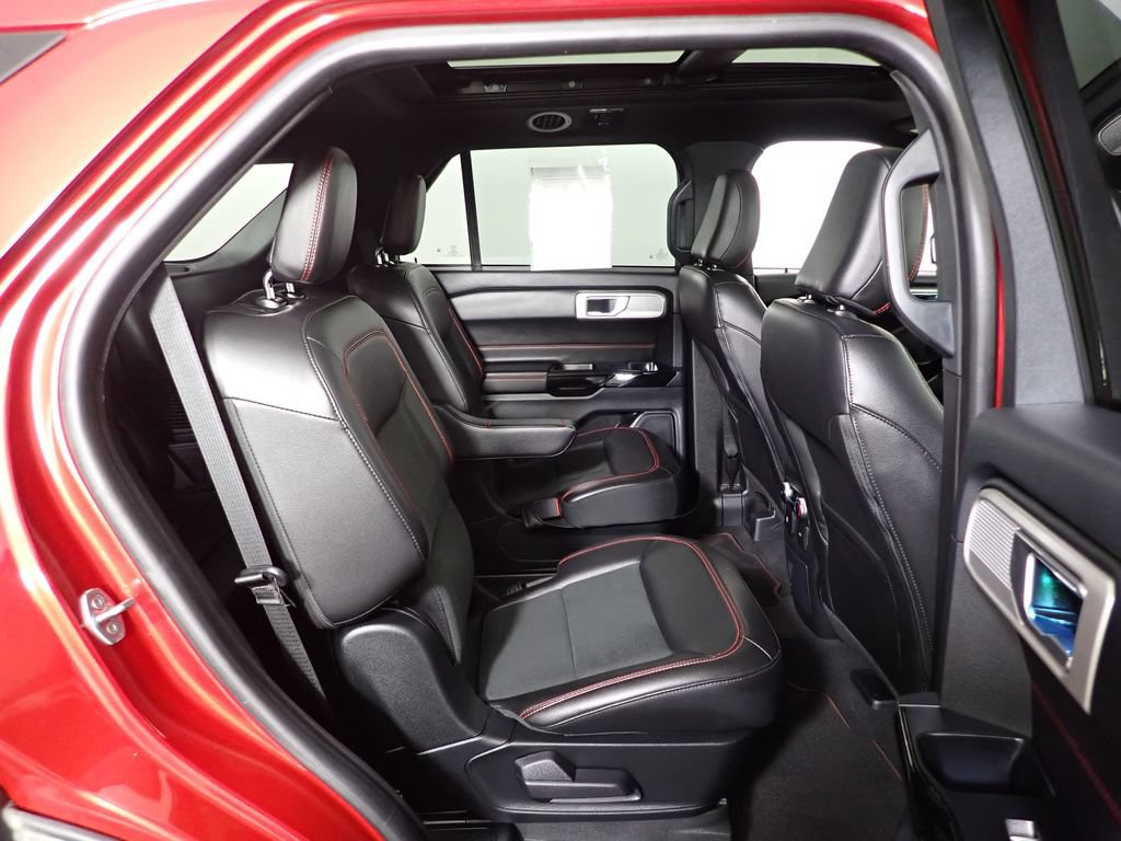 Used 2023 Ford Explorer ST-Line w/ Class IV Trailer Tow Package AWD/4WD image 38