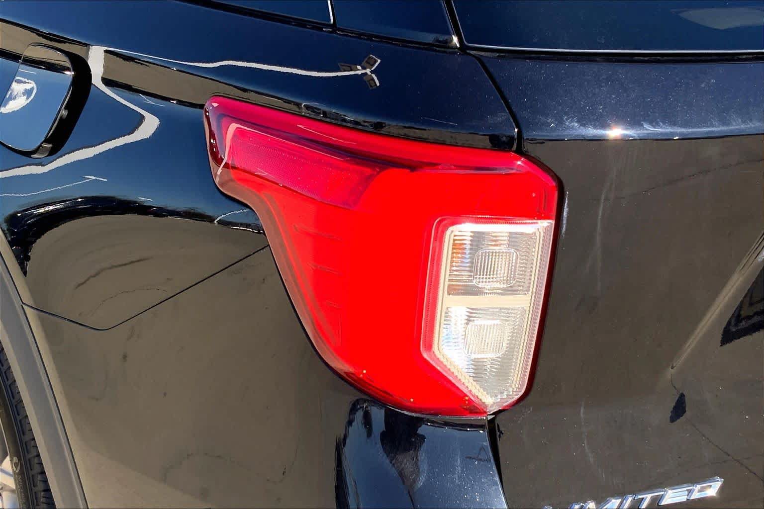 Used 2023 Ford Explorer Limited AWD/4WD image 54