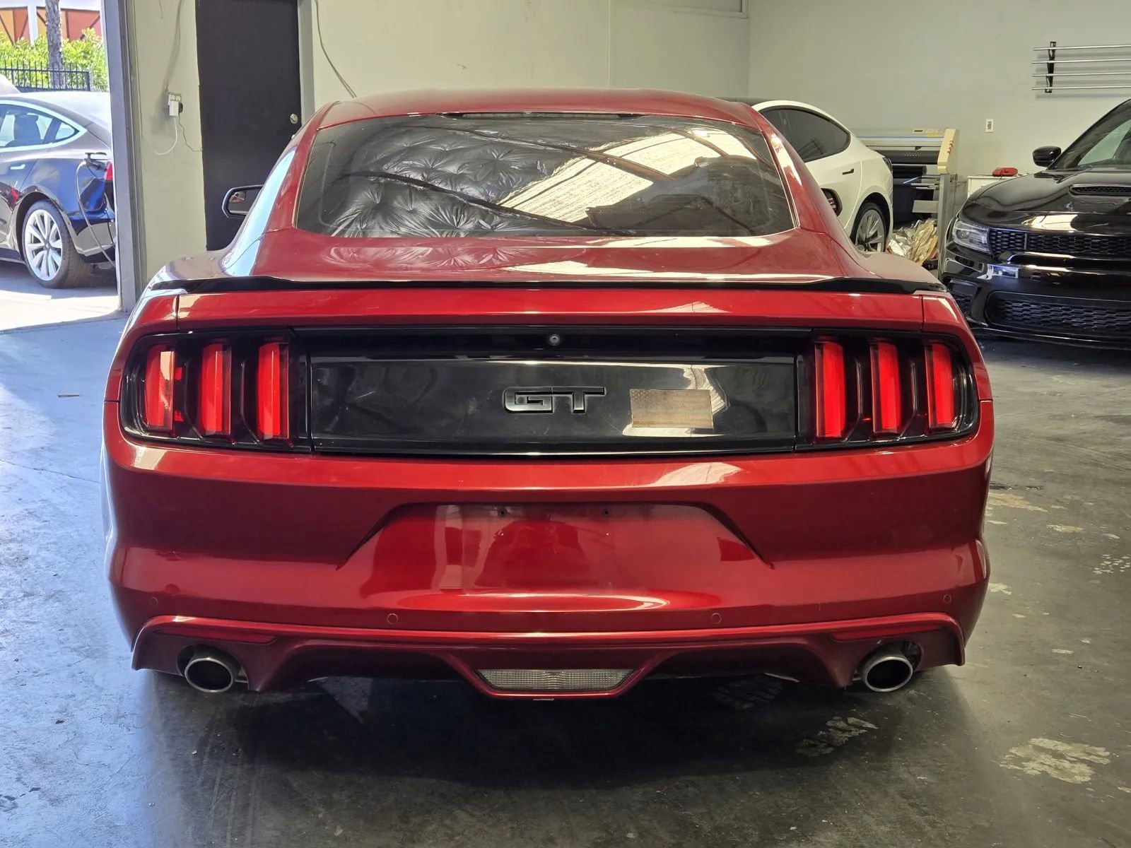 Used 2017 Ford Mustang GT w/ Black Accent Package RWD image 3