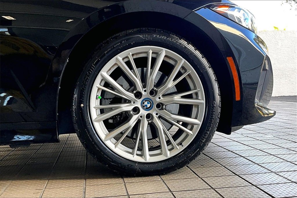 Used 2024 BMW 330e xDrive image 37