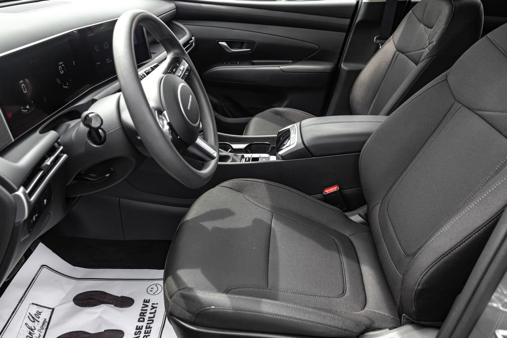Used 2025 Hyundai Tucson SE AWD/4WD image 14