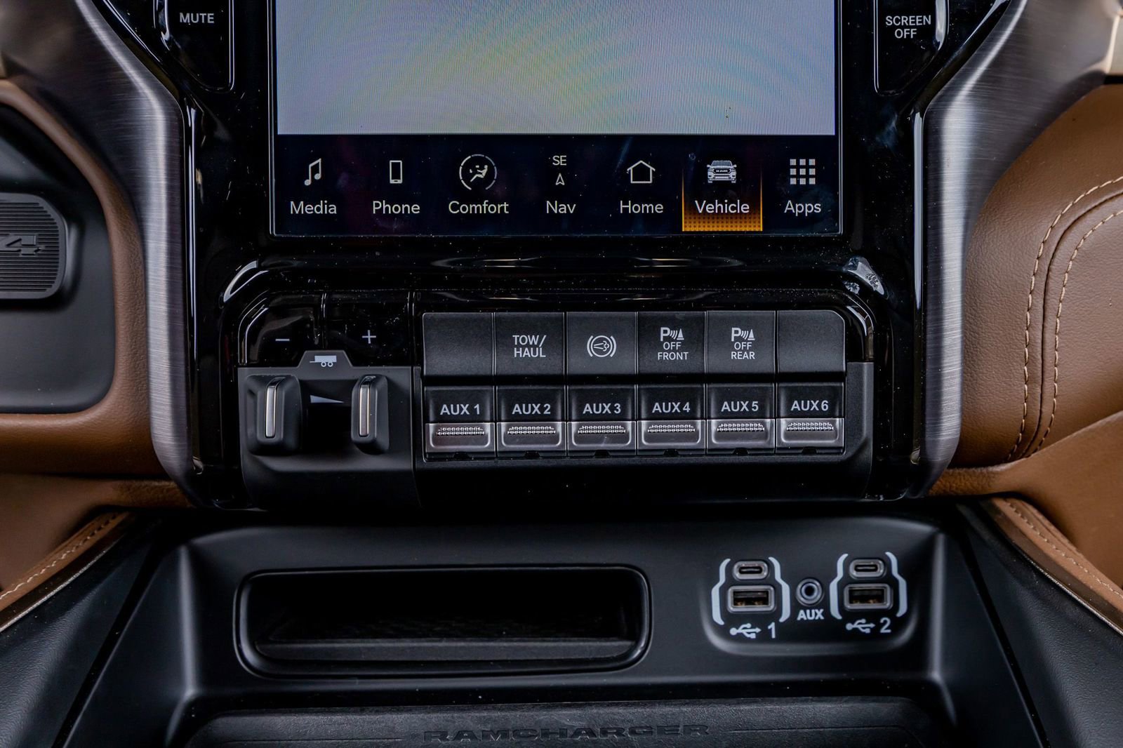 Used 2024 RAM 2500 Limited w/ Towing Technology Group AWD/4WD image 28