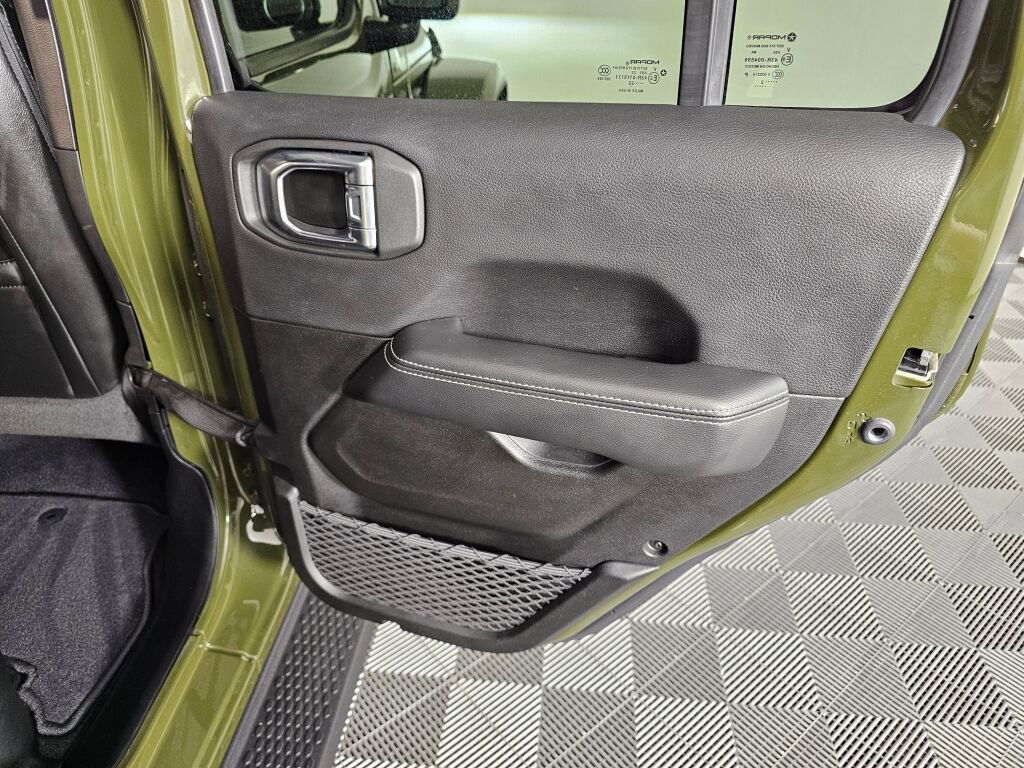 Used 2022 Jeep Wrangler Unlimited Sahara image 35