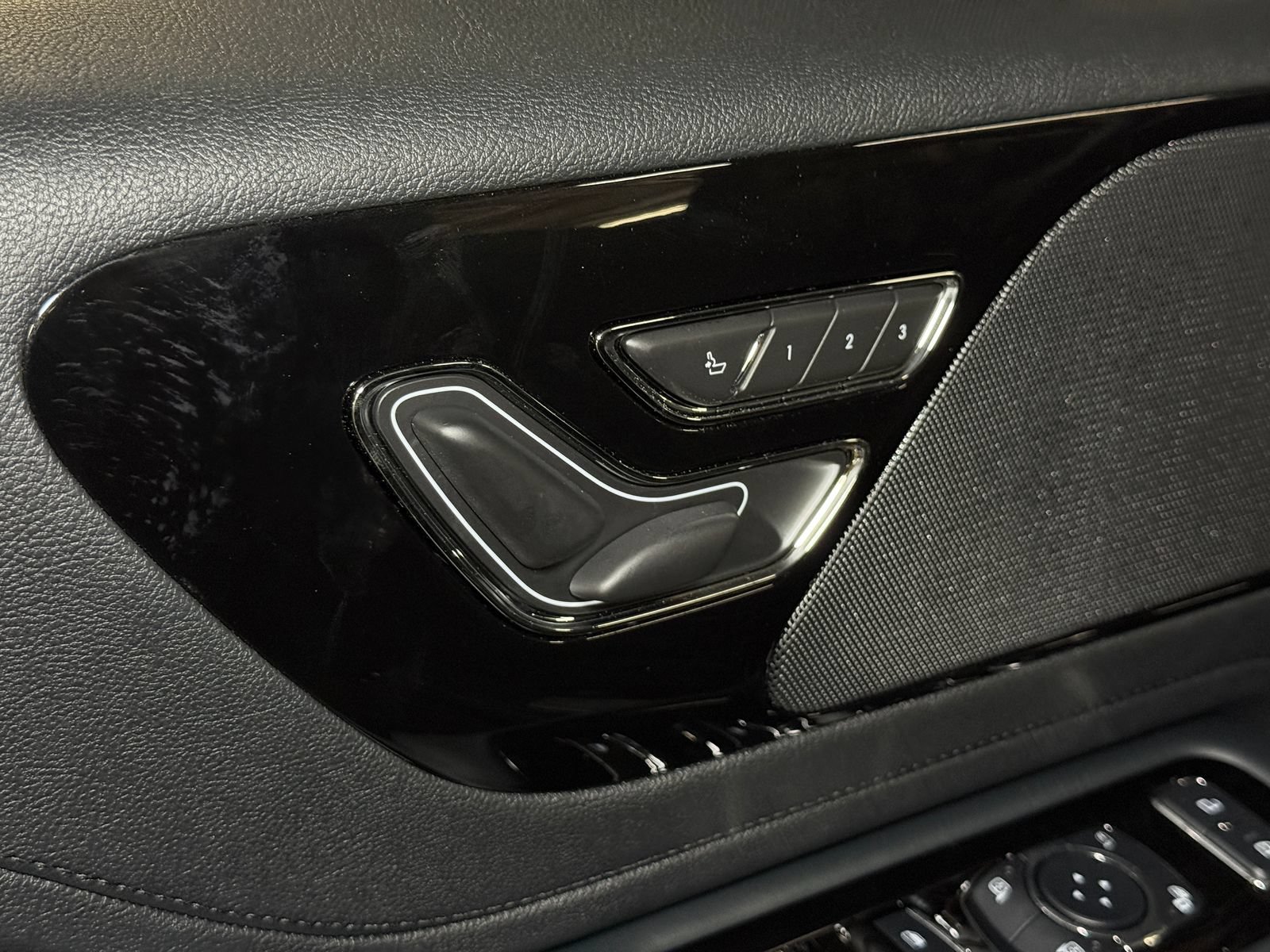 New 2026 Lincoln Aviator AWD image 26