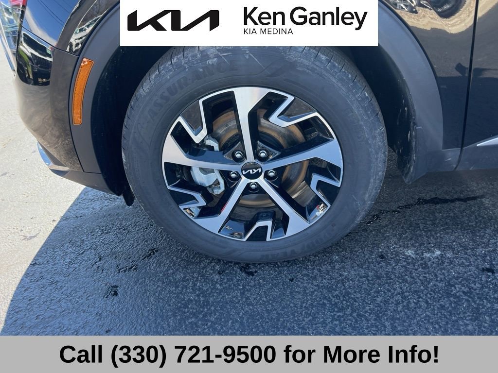 Certified 2025 Kia Sportage EX image 17