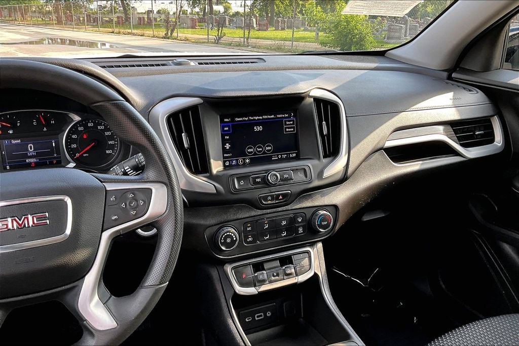 Used 2024 GMC Terrain SLE w/ Elevation Edition FWD image 6