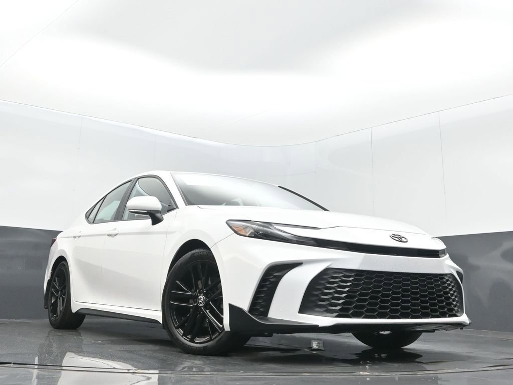 Used 2025 Toyota Camry SE w/ Convenience Package image 29