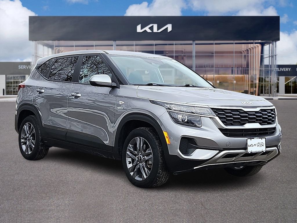 Certified 2022 Kia Seltos LX image 1