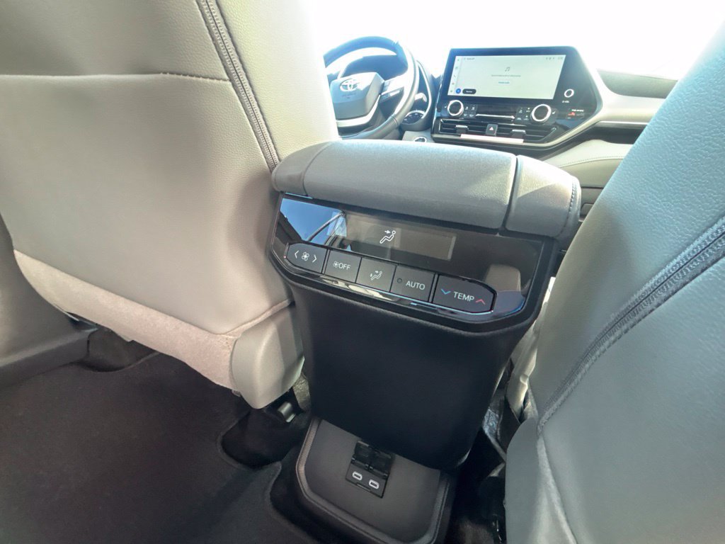 New 2026 Toyota Highlander XLE AWD/4WD image 32