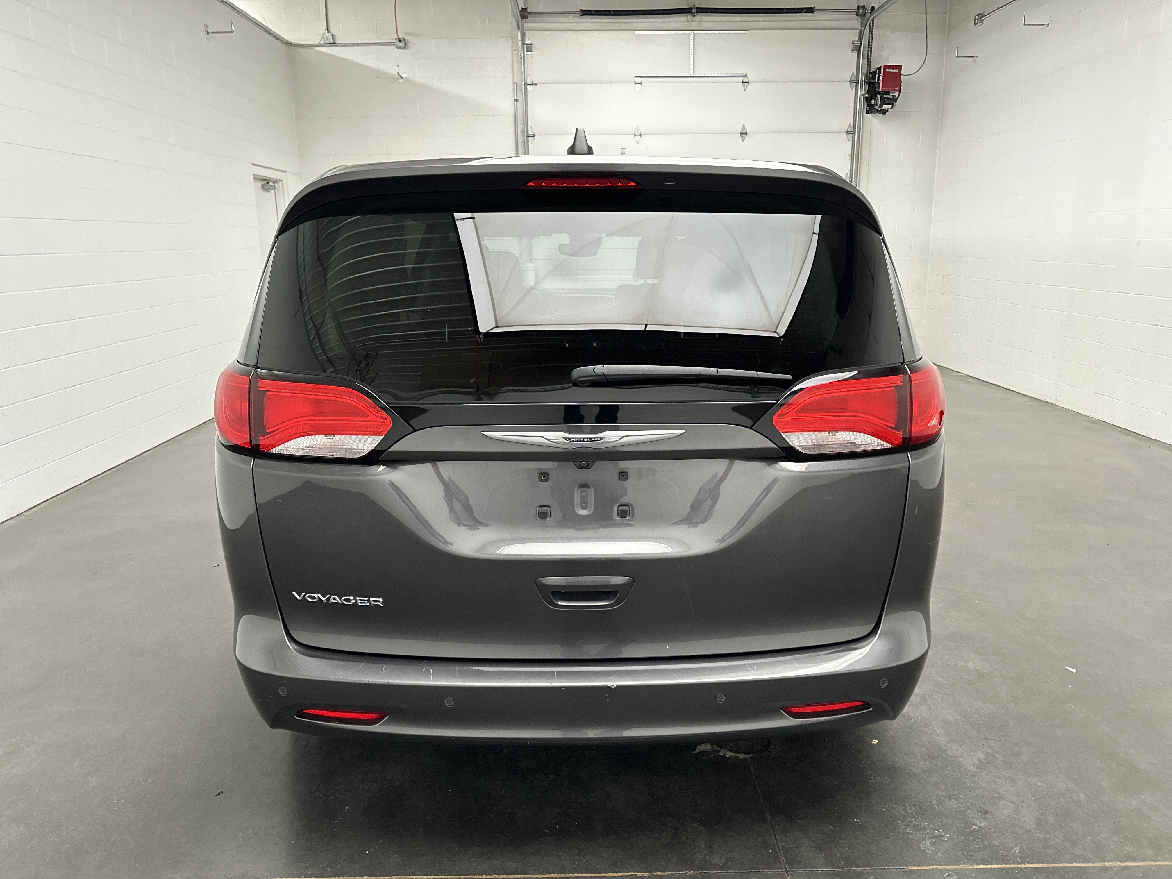 Used 2021 Chrysler Voyager LX FWD image 8
