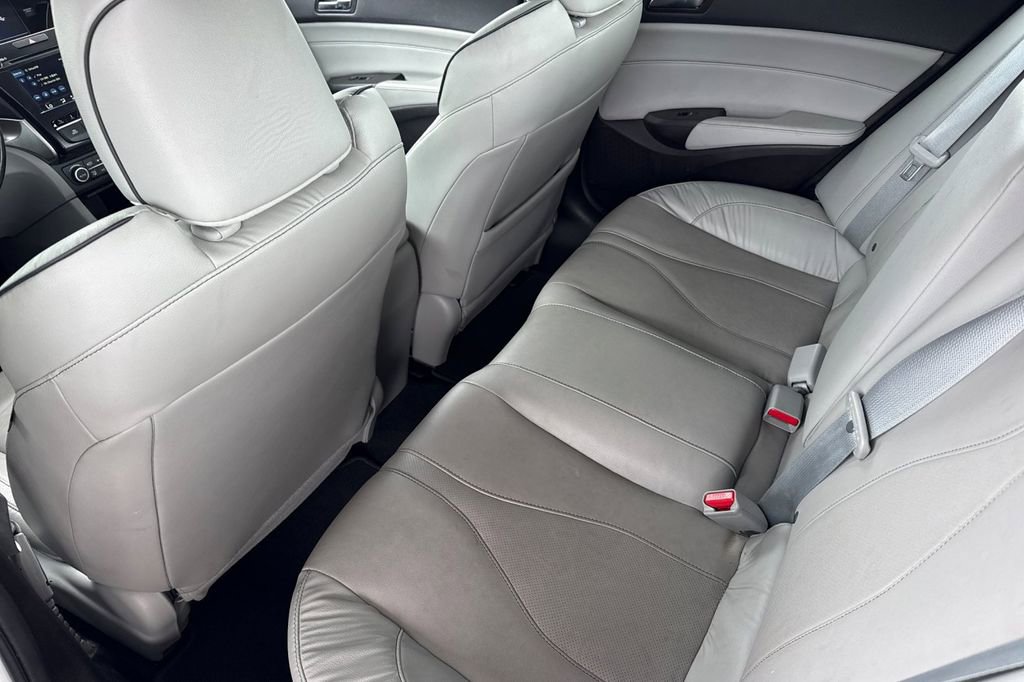 Used 2020 Acura ILX image 6