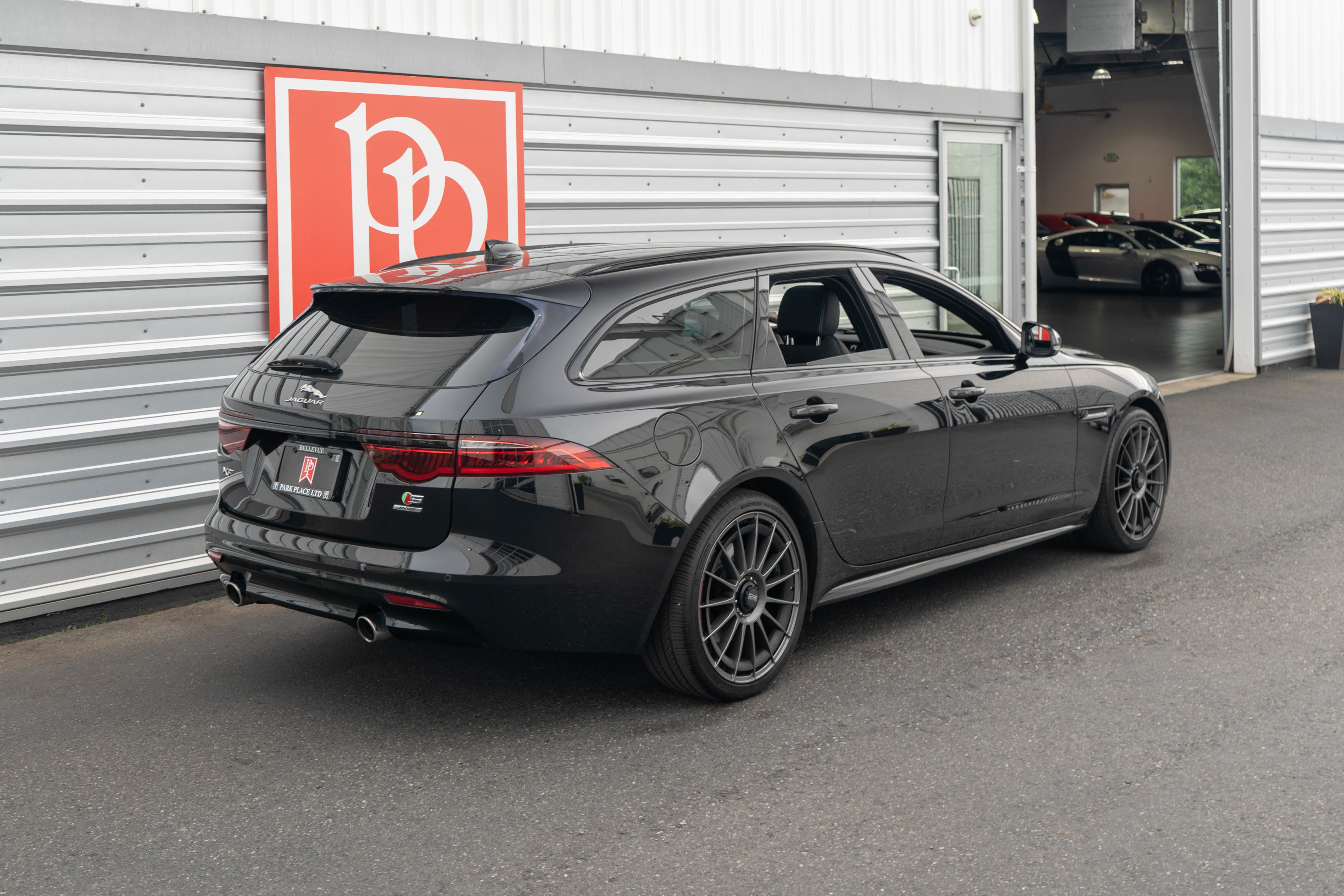 Used 2018 Jaguar XF S AWD/4WD image 44