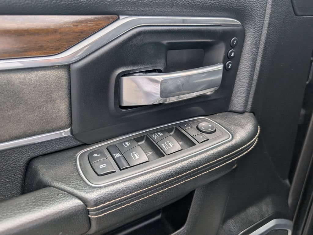 Used 2022 RAM 2500 Laramie AWD/4WD image 11