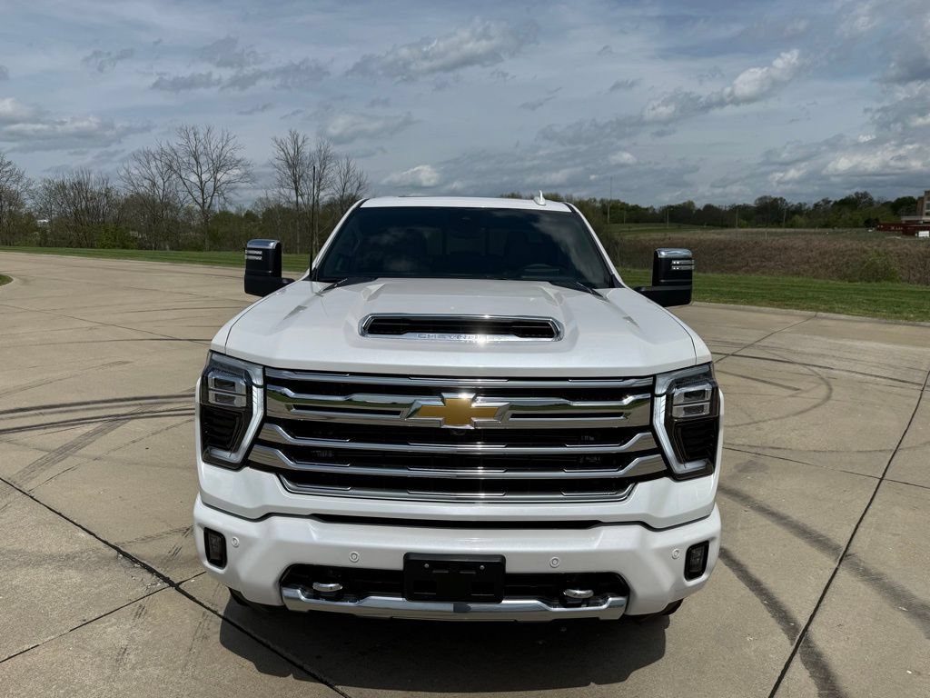 Used 2025 Chevrolet Silverado 2500 High Country w/ Technology Package AWD/4WD image 12