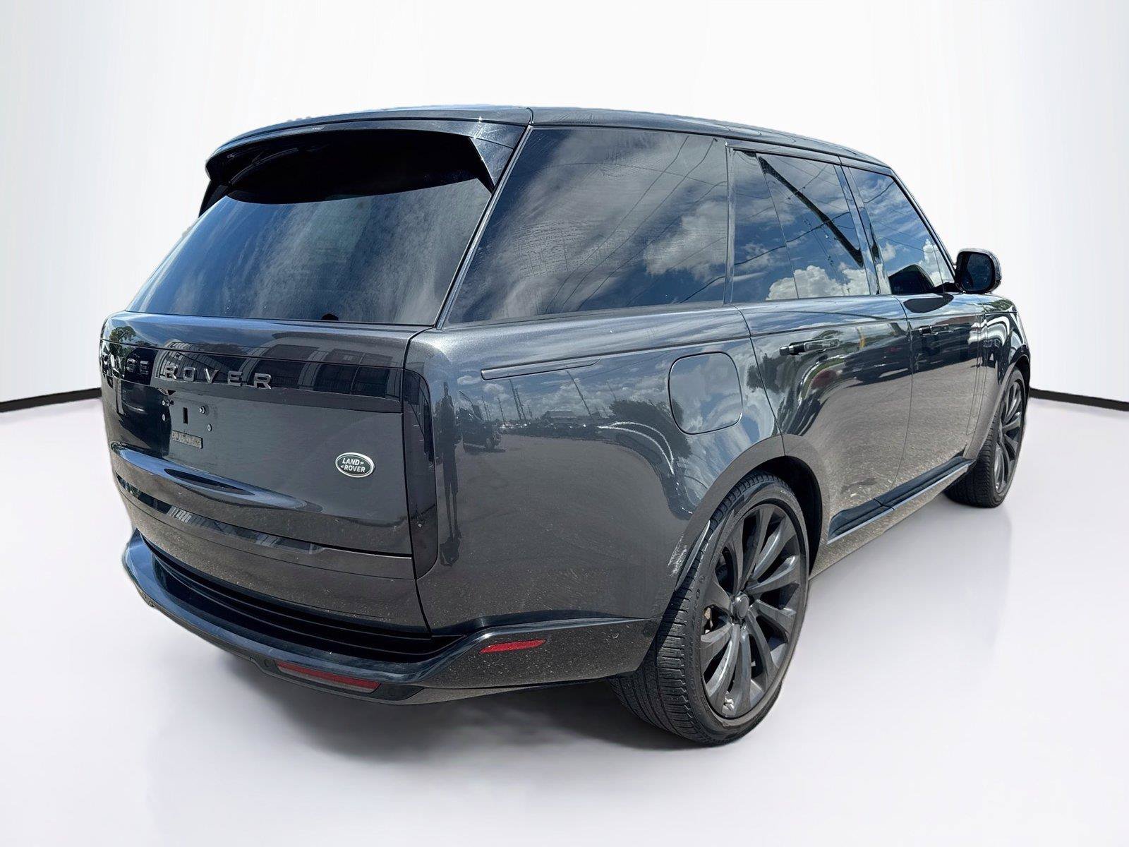 Used 2023 Land Rover Range Rover SE AWD/4WD image 5
