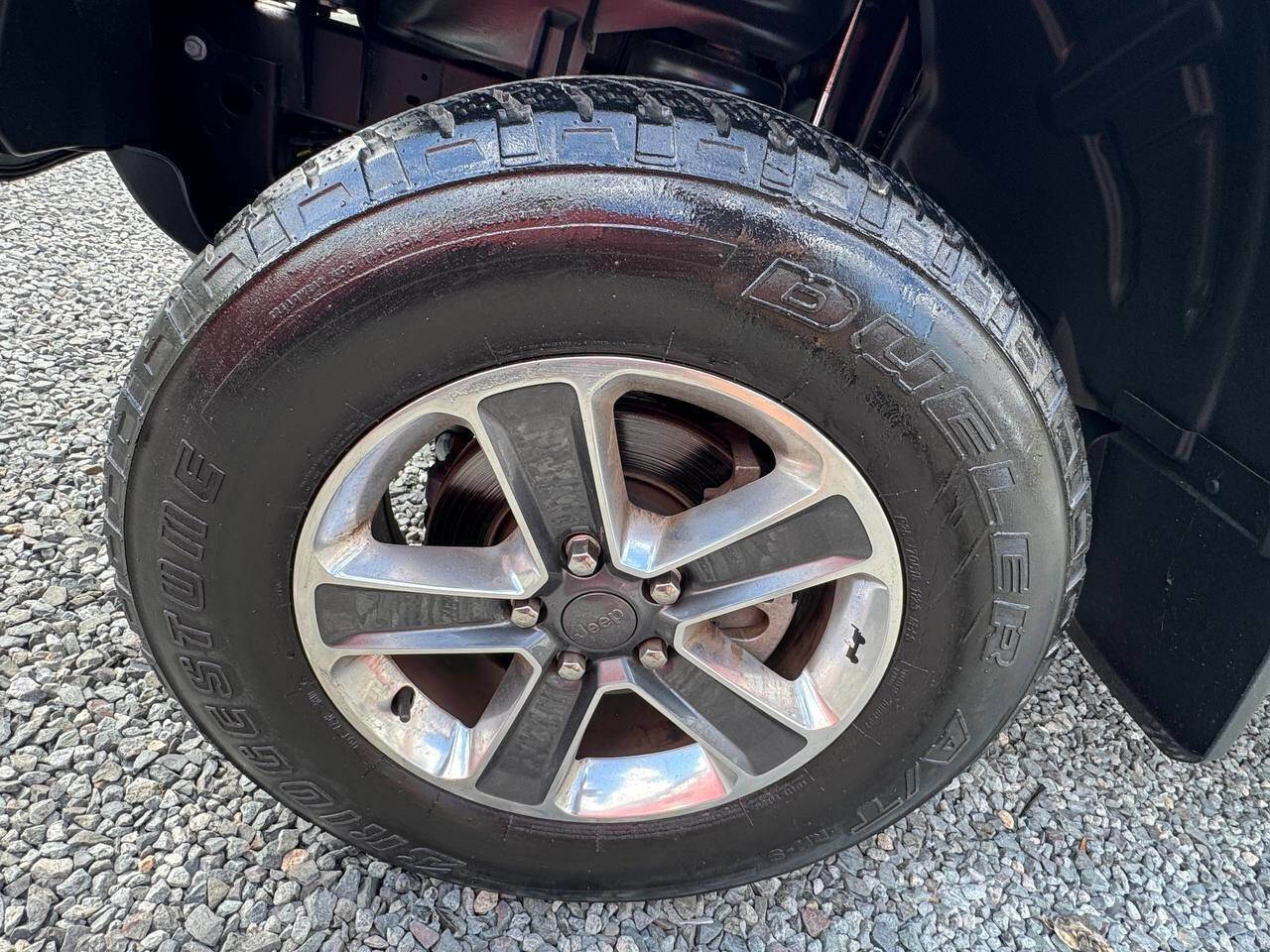 Used 2018 Jeep Wrangler Unlimited Sahara AWD/4WD image 30