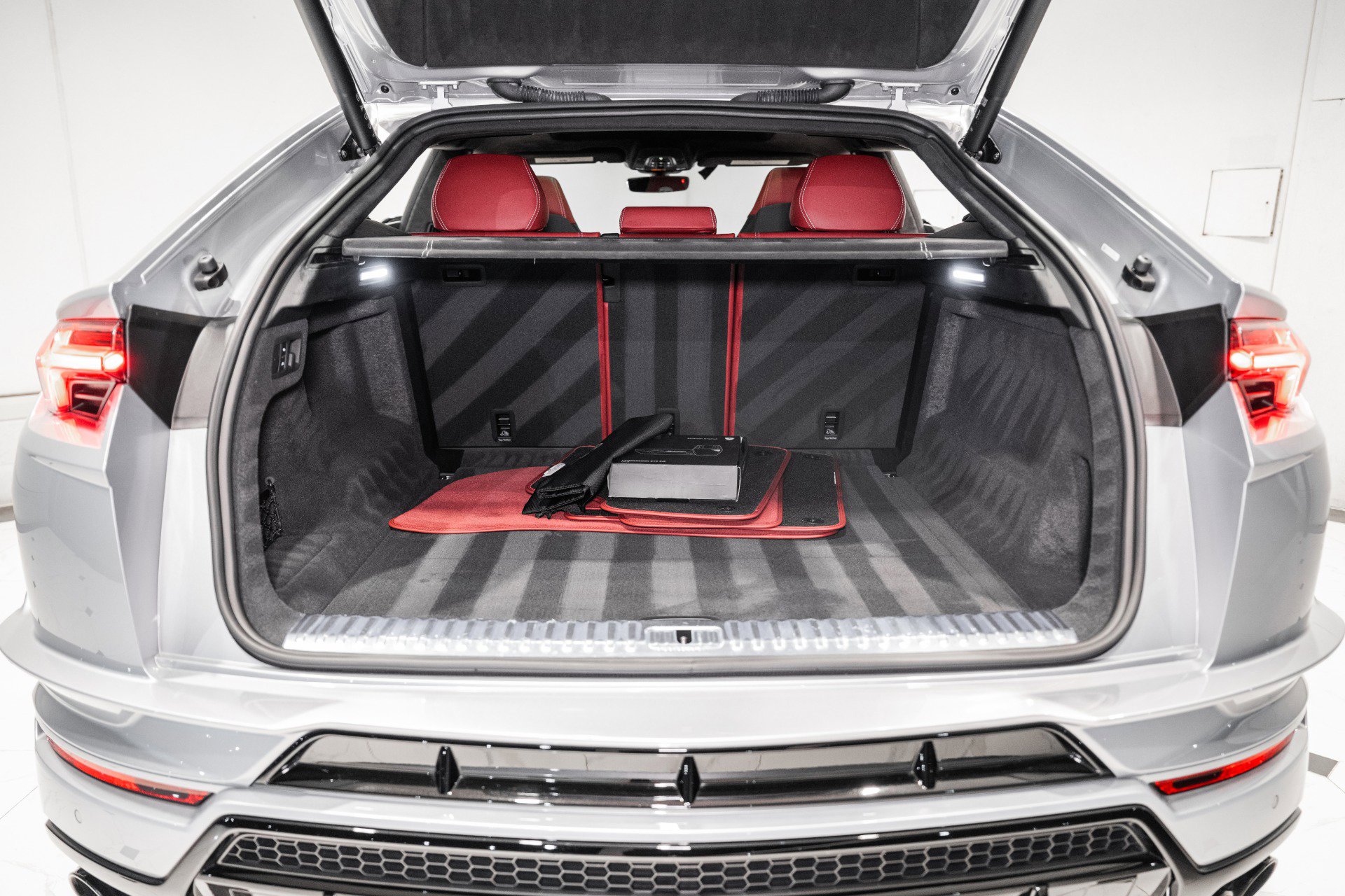 Used 2024 Lamborghini Urus S image 9