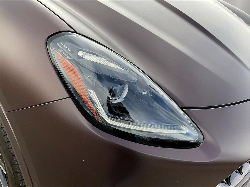 Used 2023 Maserati Grecale Modena AWD/4WD image 32