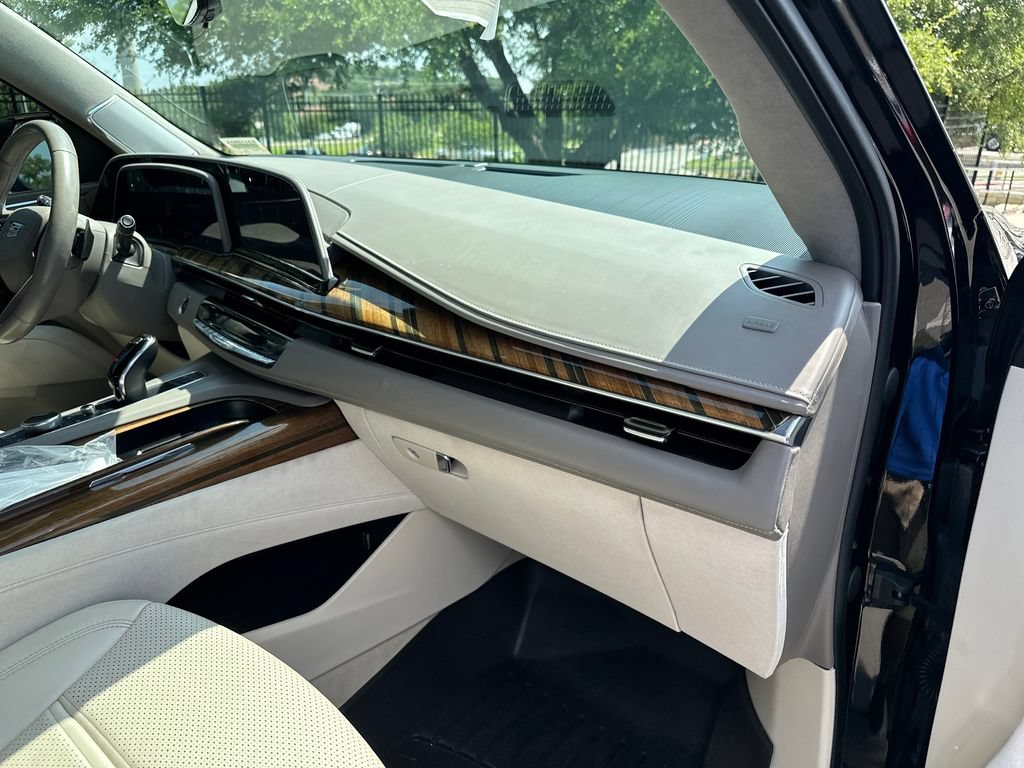Used 2022 Cadillac Escalade Sport Platinum w/ Heavy-Duty Trailer Package AWD/4WD image 37