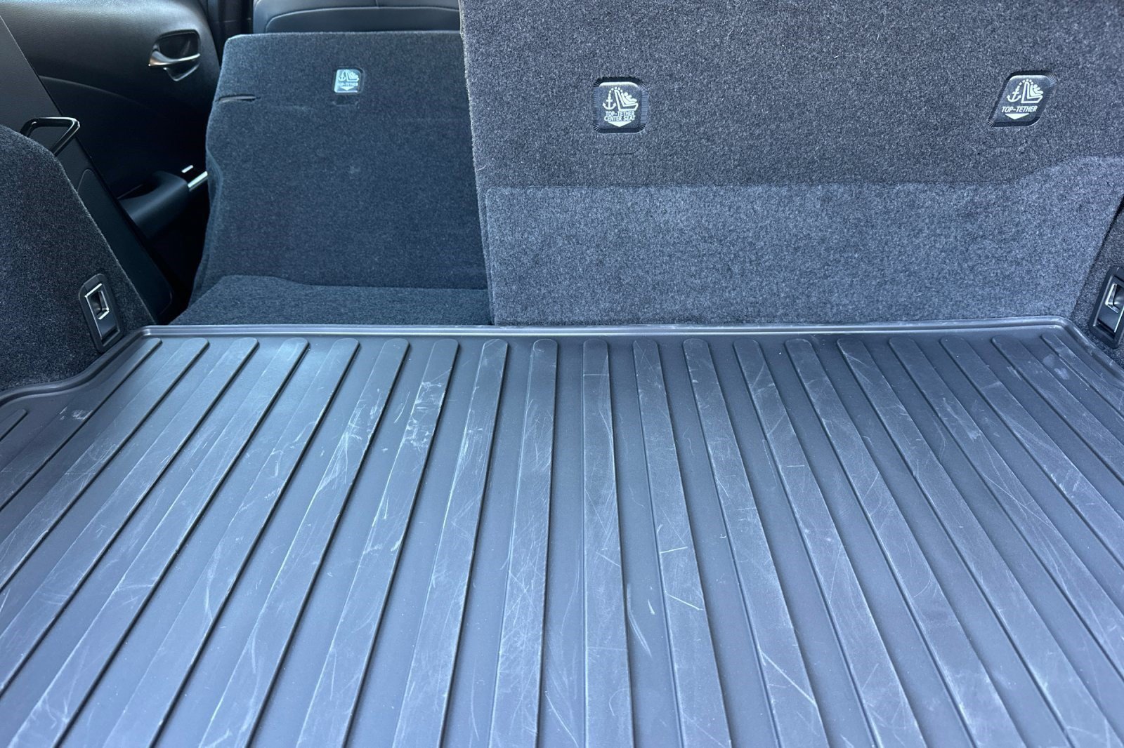 Used 2025 Lexus UX 300h FWD w/ Accessory Package (Z2) image 33