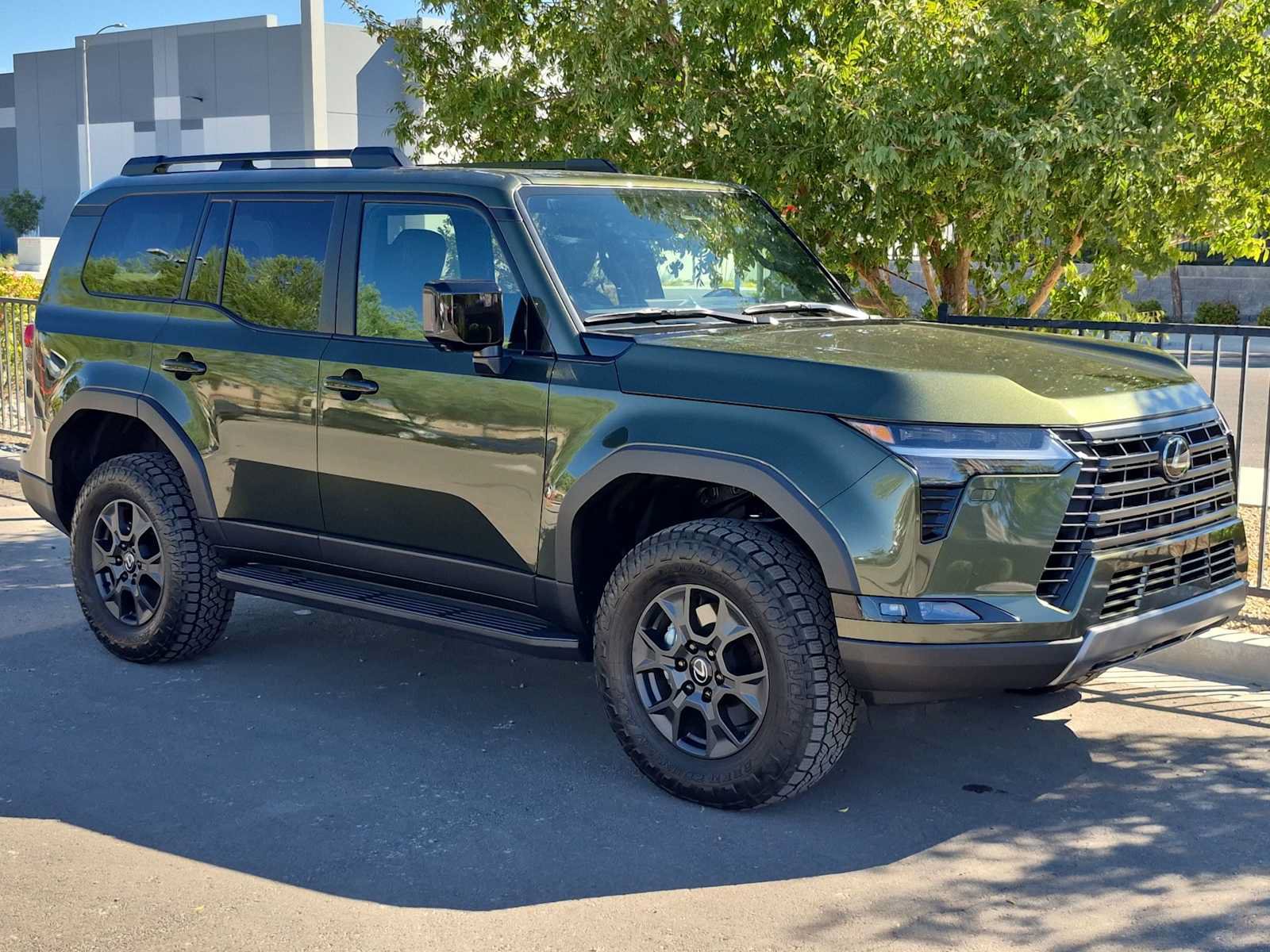 Used 2026 Lexus GX 550 AWD/4WD image 2