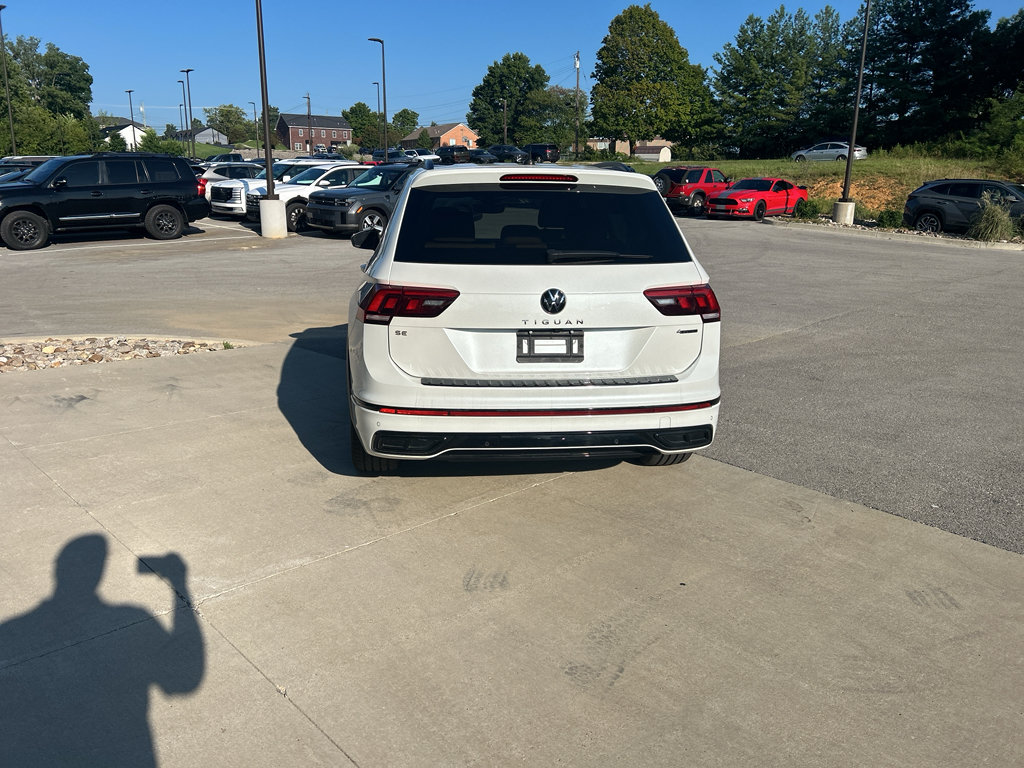 Used 2023 Volkswagen Tiguan SE R-Line AWD/4WD image 5