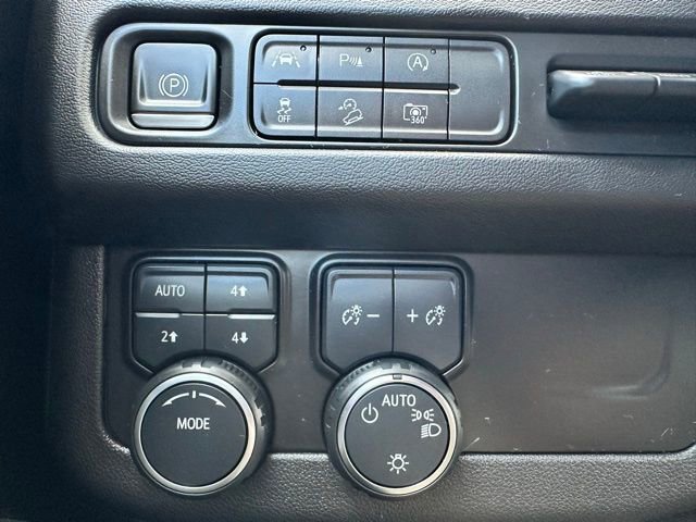 Used 2023 Chevrolet Tahoe High Country image 24