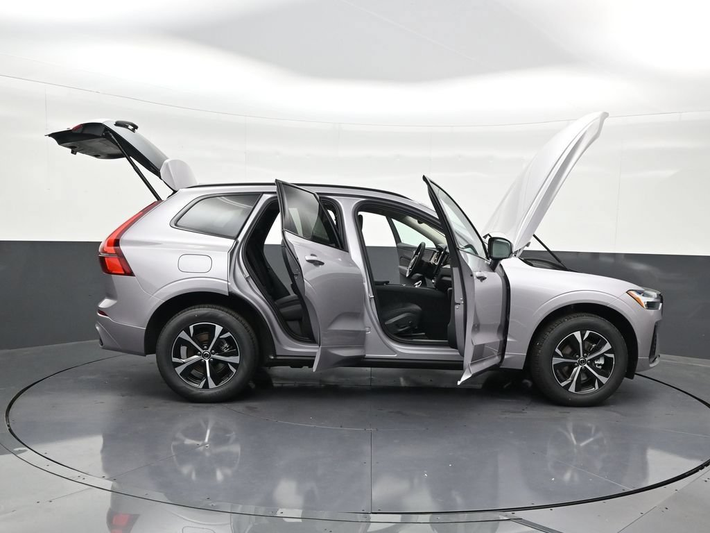 New 2026 Volvo XC60 B5 Core AWD/4WD image 30