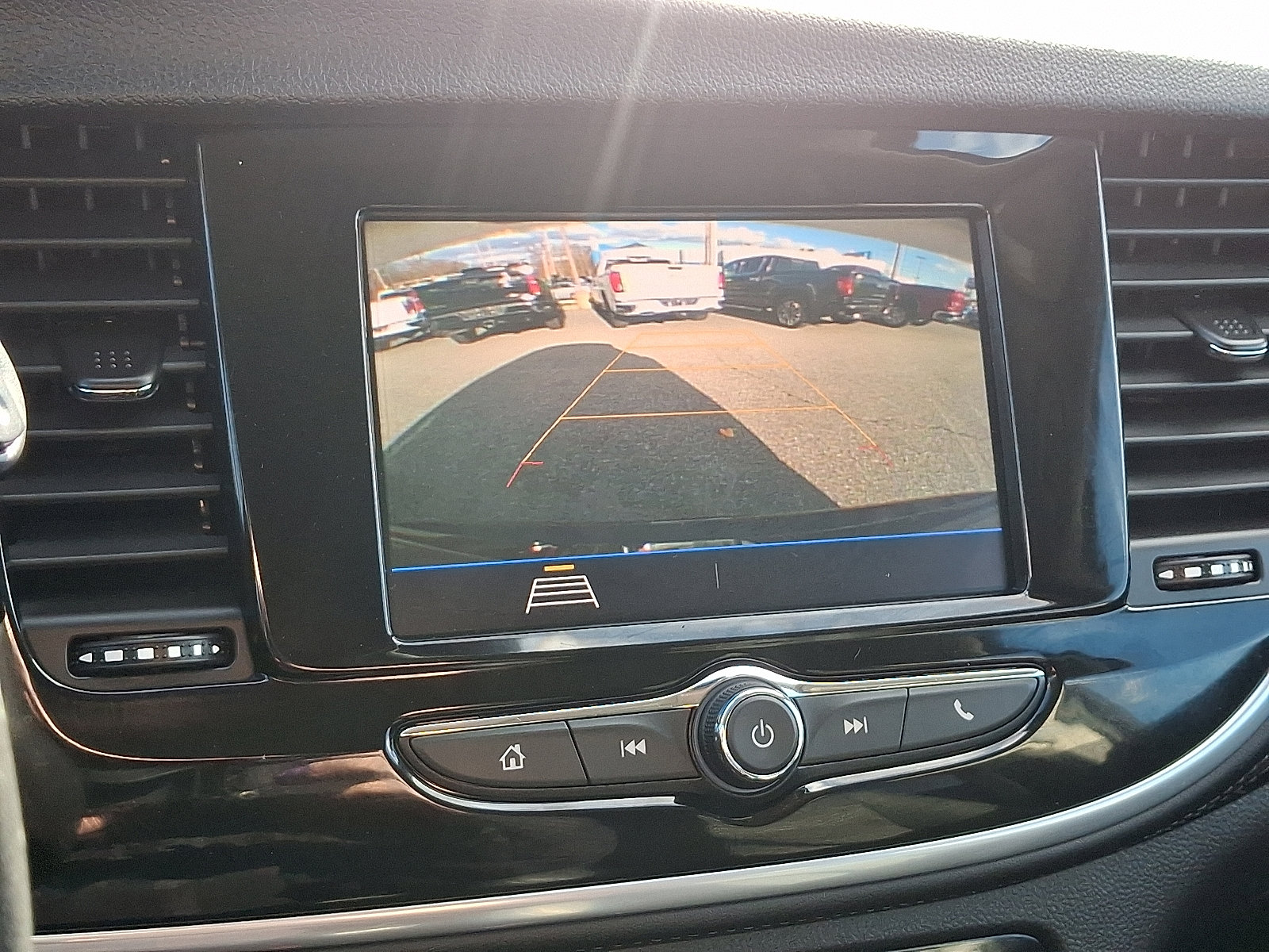 Certified 2022 Buick Encore Preferred image 17