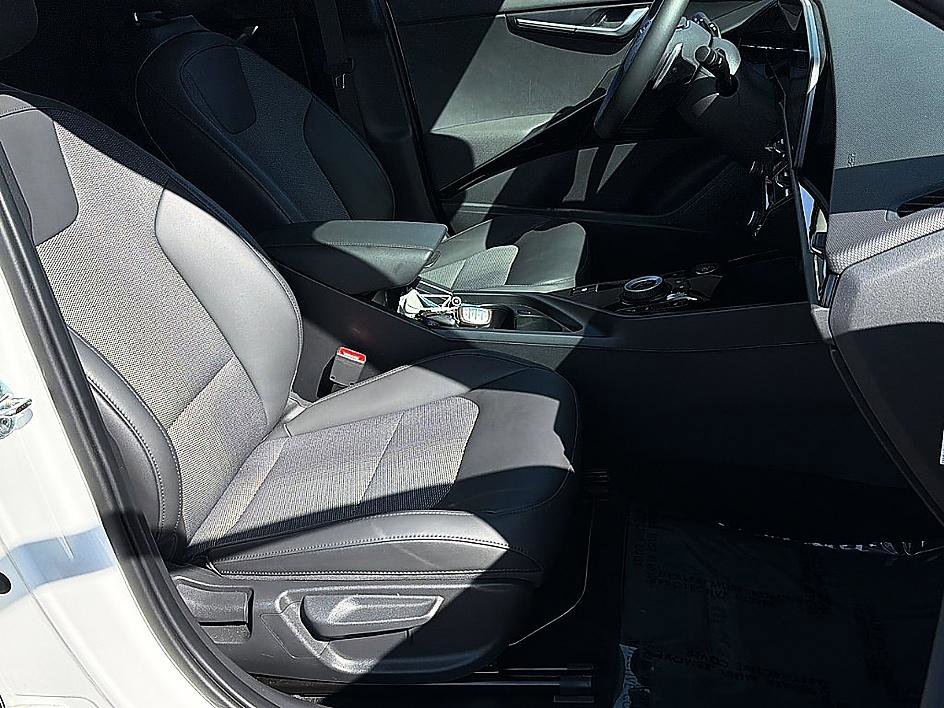 Used 2024 Kia Niro Wind FWD image 22