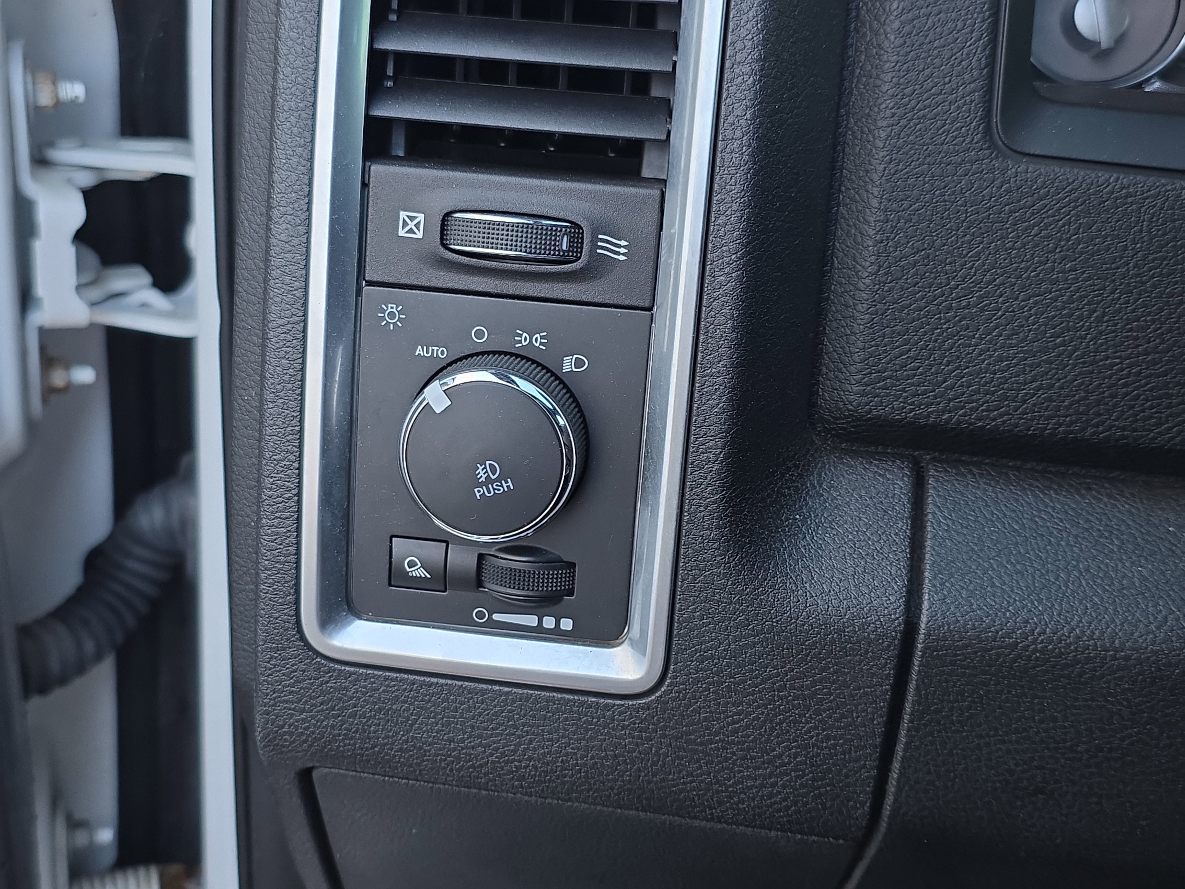 Used 2018 RAM 2500 Limited image 20