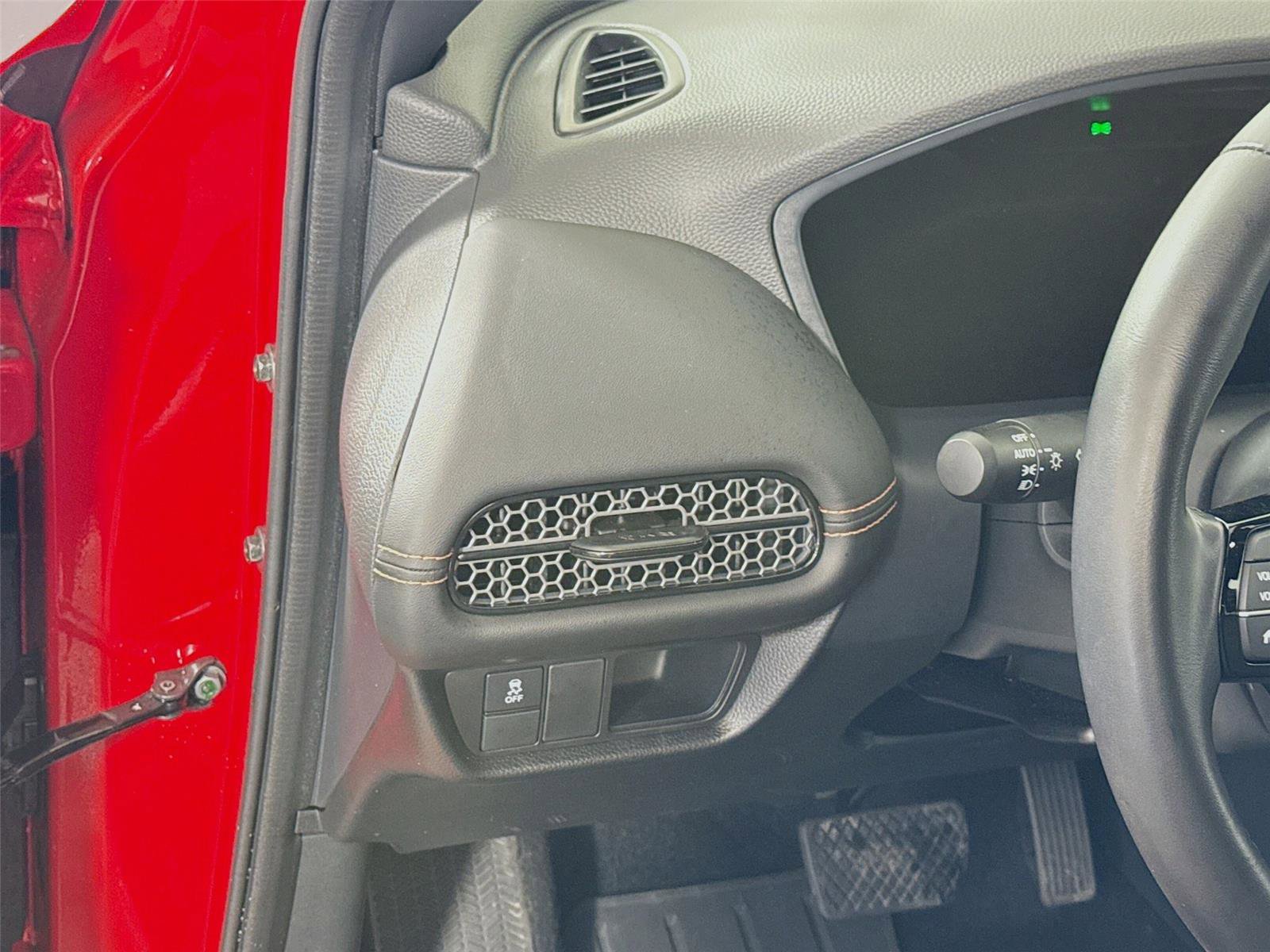 Used 2025 Honda HR-V Sport image 4