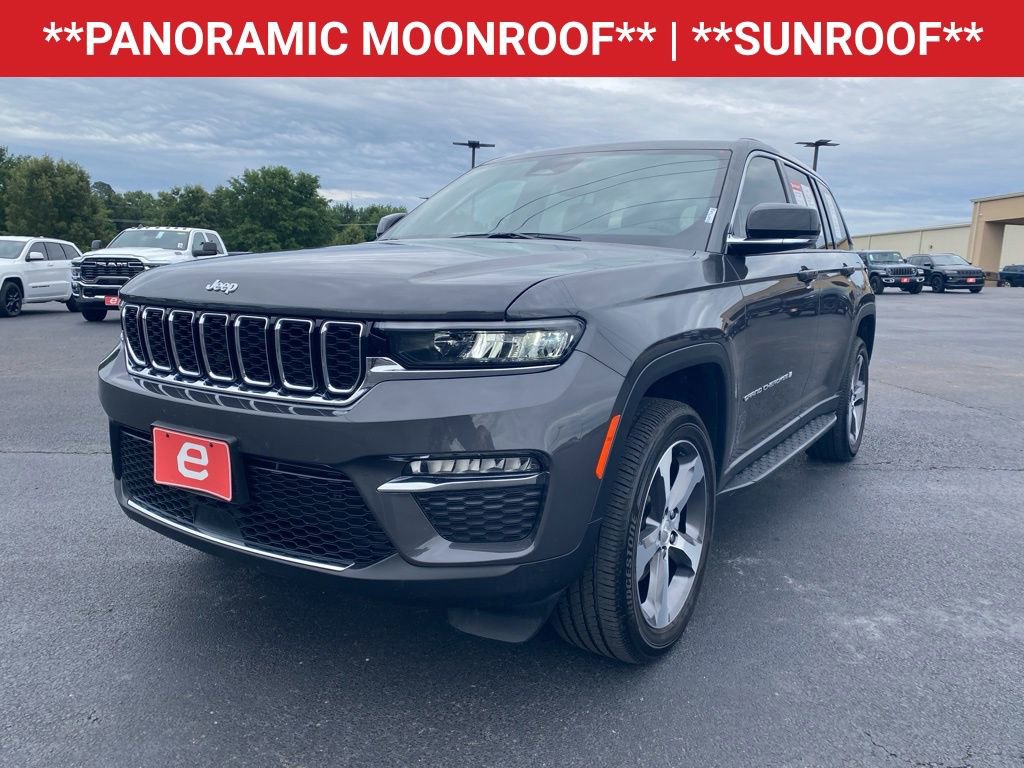 Used 2024 Jeep Grand Cherokee Limited AWD/4WD image 3